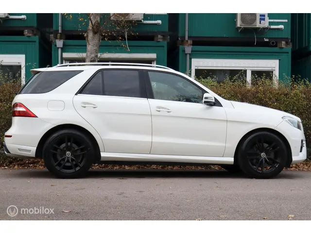 Mercedes-Benz M-Klasse 500 2013 Benzine 30