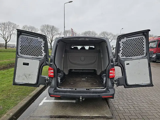 Volkswagen Transporter 2.0 TDI 2016 Diesel 15