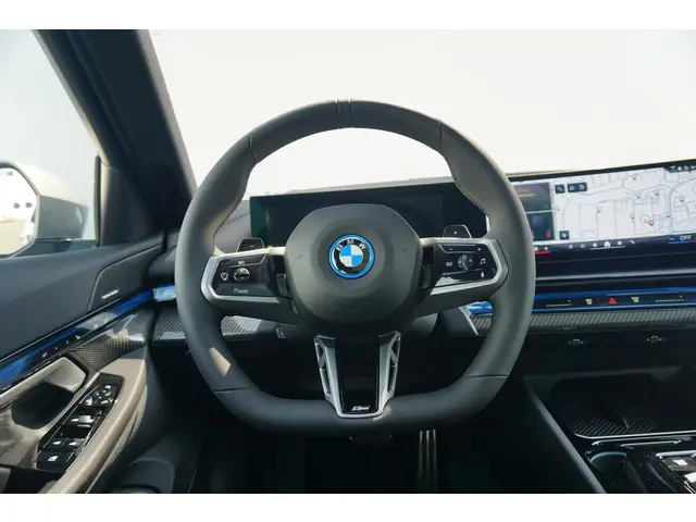 BMW 5 Serie Touring 530e 2025 Hybride Benzine 16