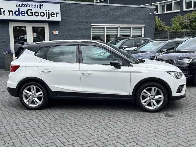 SEAT Arona 1.0 TSi DSG FR Business Intense 2021 Benzine 2