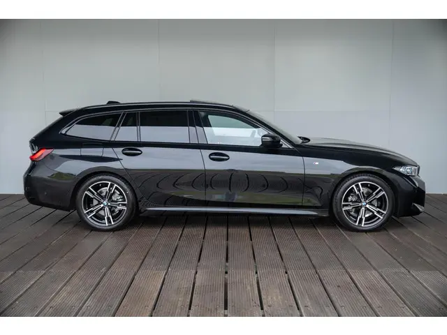BMW 3 Serie Touring 318i 2024 Benzine