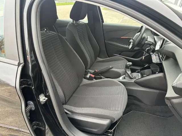 Peugeot 208 1.2 PureTech Blue Lease Active 2021 Benzine 18