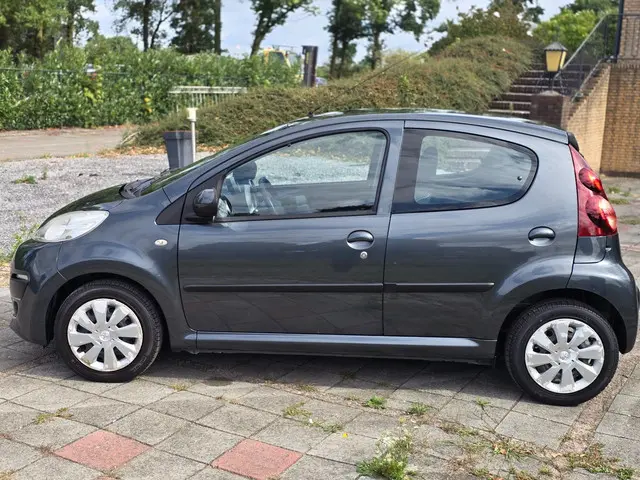 Peugeot 107 1.0 Active AIRCO 5DRS NAP 2012 Benzine 8