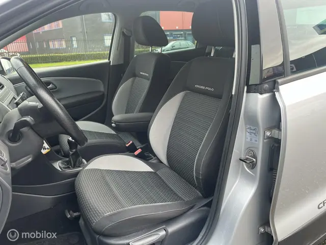 Volkswagen Polo 1.2 TSI Cross pdc stoelverw. 2016 Benzine 6