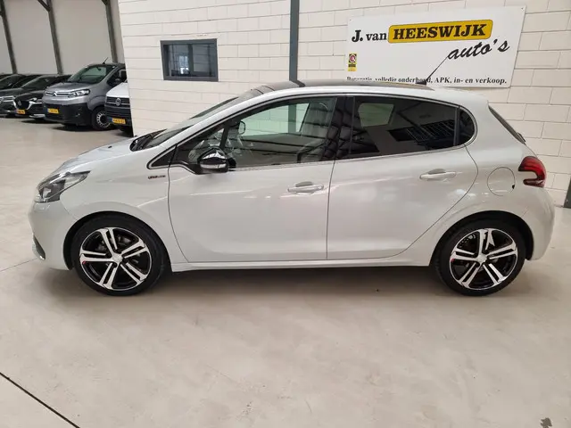 Peugeot 208 1.2 PureTech GT-Line 2019 Benzine 5