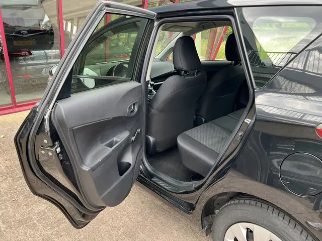 Toyota Verso-S 1.3 VVT-i Comfort 2012 Benzine 16