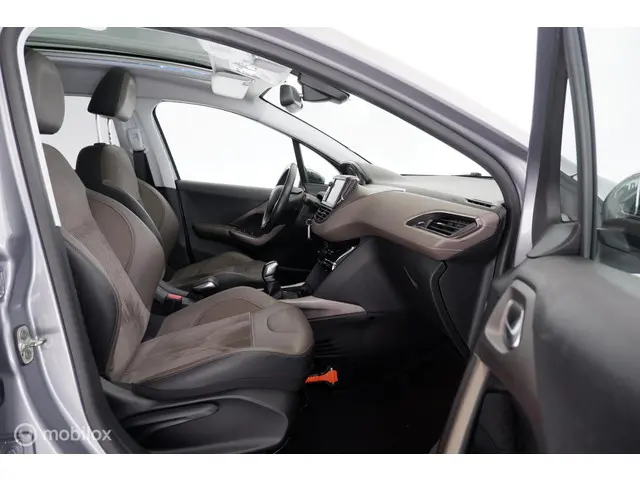Peugeot 2008 1.6 VTi Féline trekhaak|nav|lmv17 2013 Benzine 6