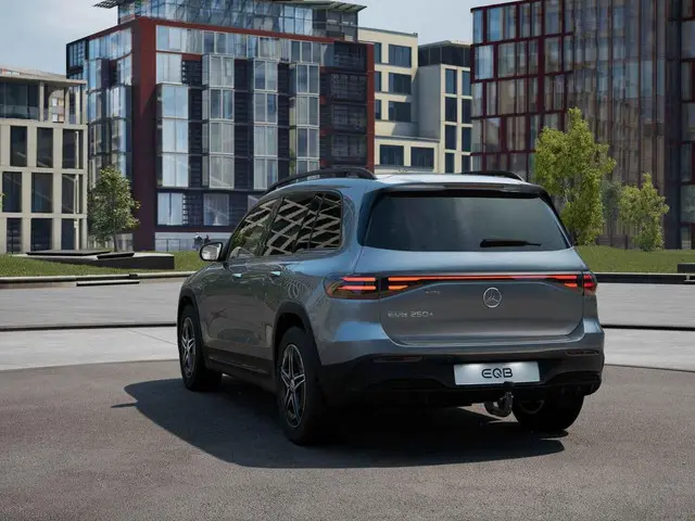 Mercedes-Benz EQB 250+ AMG Line 71 kWh 2026 Elektrisch 26