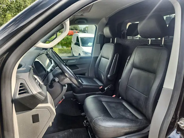 Volkswagen Transporter 2.0 TDI L2H1 28 2021 Diesel 12