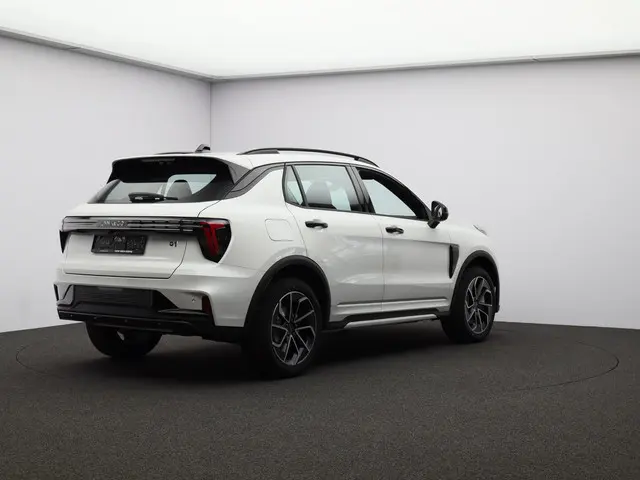 Lynk & Co 01 1.5 Core 2025 Hybride Benzine 9