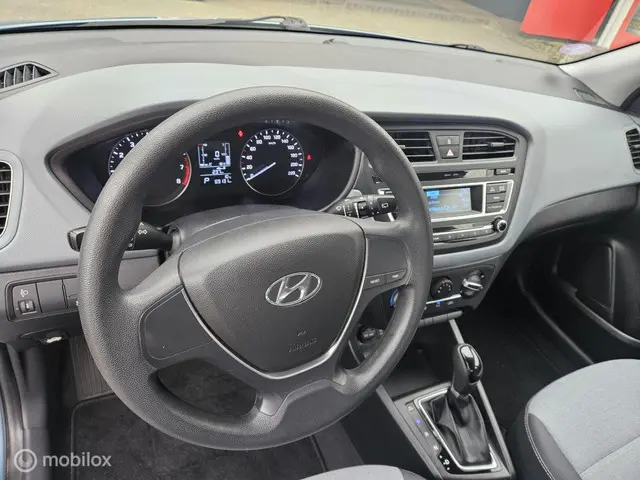 Hyundai i20 1.4i i-Vision 2015 Benzine 12