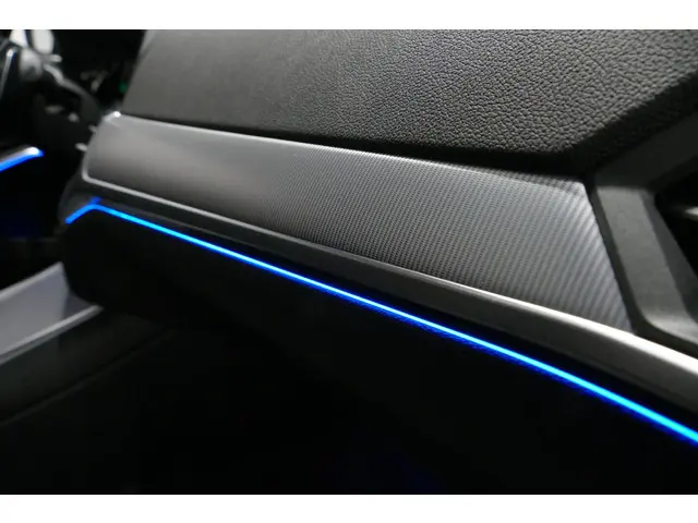 BMW 3 Serie 330e xDrive M Sport 2021 Hybride Benzine 13