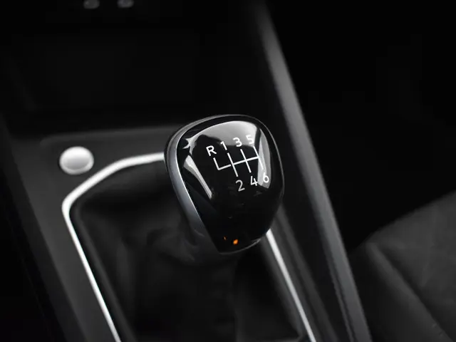 Volkswagen Golf Variant 1.0 TSI 110pk Life 2023 Benzine 23