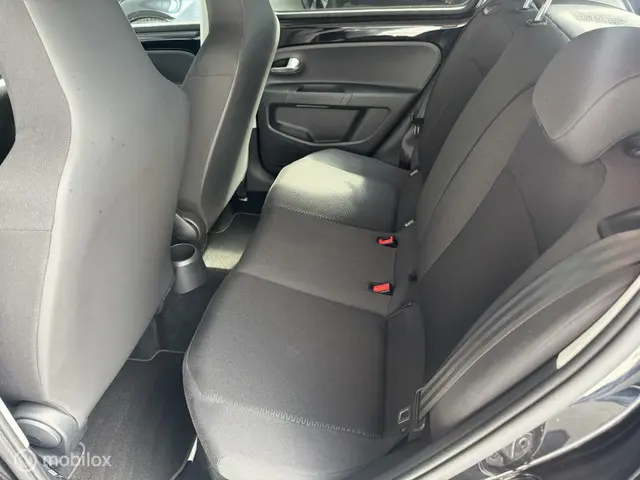 SEAT Mii 1.0 Sport Dynamic Navigatie, Airco 2015 Benzine 12