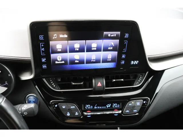 Toyota C-HR 1.8 Hybrid Executive 2017 Hybride Benzine 46