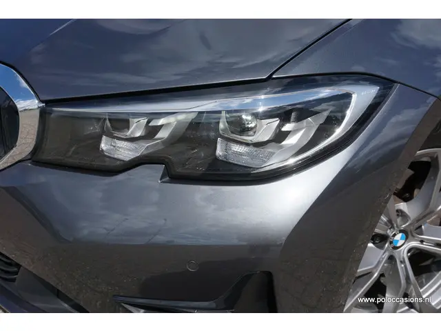 BMW 3 Serie Touring 320i 2020 Benzine 30