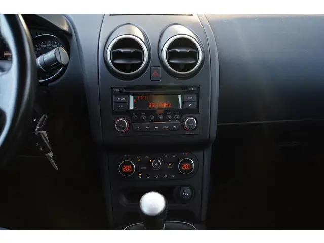 Nissan QASHQAI 2.0 Accenta 4x4 2013 Benzine 27