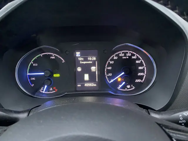 Toyota Yaris 1.5 Hybrid Dynamic 2019 Hybride Benzine 18
