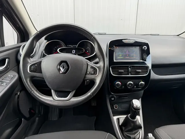 Renault Clio 0.9 TCe Limited Nwe ketting 2016 Benzine 10