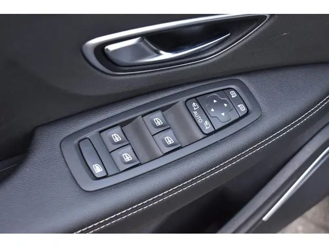 Renault Scénic TCe 140 EDC Black Edition 2019 Benzine 27