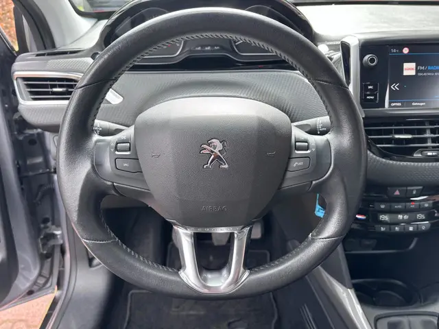 Peugeot 2008 1.2 PureTech Allure 2018 Benzine 26