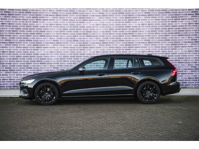 Volvo V60 2.0 B3 Essential Edition 2023 Benzine 5