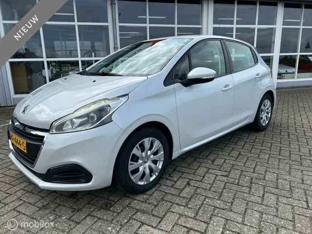 Peugeot 208 1.2 PureTech Active Automaat 2015 Benzine 2
