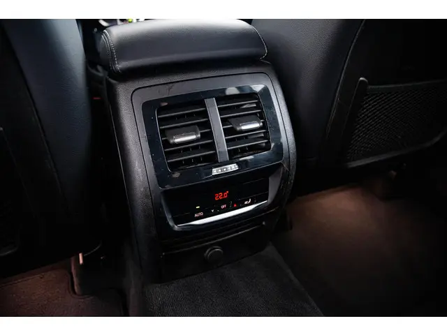 BMW X3 xDrive20i High Executive 2018 Benzine 39