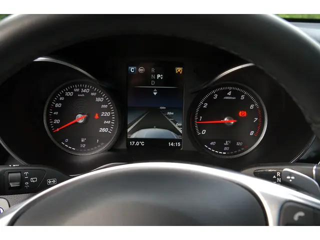 Mercedes-Benz GLC GLC 300 4M AMG line 2018 Benzine 37