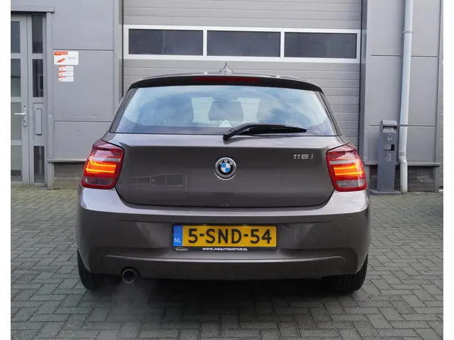 BMW 1 Serie 116i High Executive 2013 Benzine 6