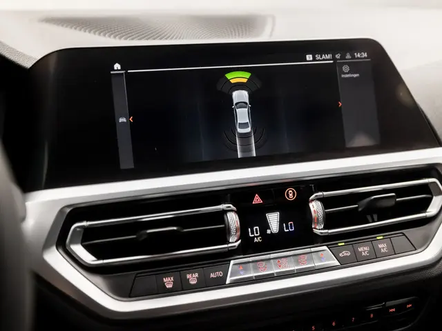BMW 3 Serie 320i M Sport 2020 Benzine 25
