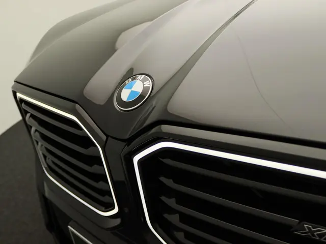 BMW XM 50e 2025 Hybride Benzine 7