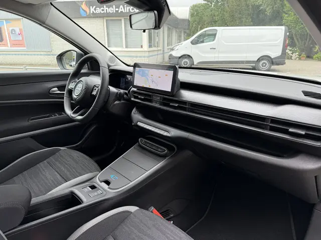 Jeep Avenger Longitude 54 kWh Aut. 2024 Elektrisch 14