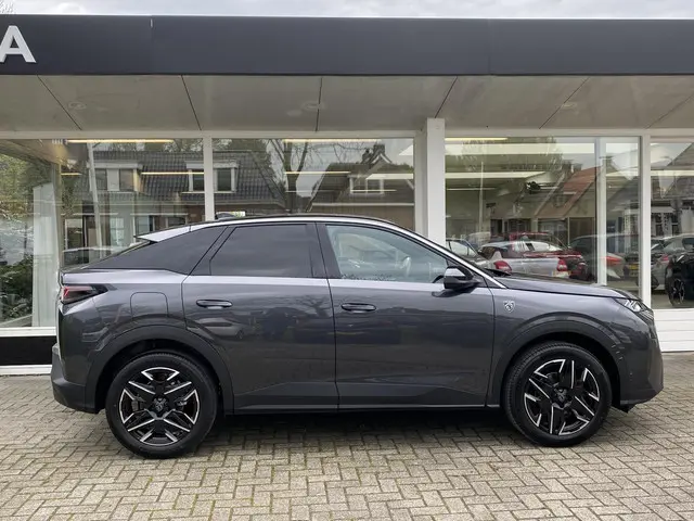 Peugeot 3008 1.2 Hybrid 145 GT 2025 Hybride Benzine 2