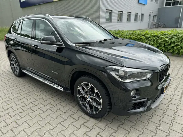 BMW X1 sDrive20i Centennial High Executive 2016 Benzine 33