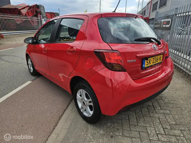 Toyota Yaris 1.0 VVT-i Access camera 2015 Benzine 3