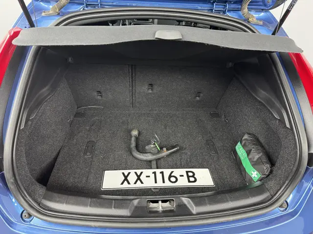 Volvo V40 1.5 T3 Polar+ Sport 2019 Benzine 33