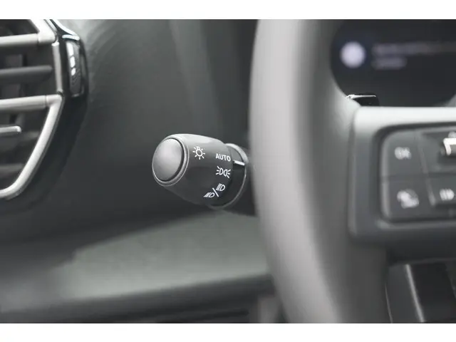 Citroën C4 Hybrid 136 e-DCS6 Max 2025 Hybride Benzine 38