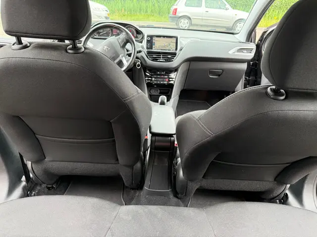 Peugeot 208 1.2 PureTech Blue Lease Premium 2016 Benzine 19