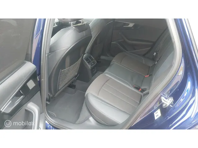 Audi A4 Avant 35 TFSI S edition 2022 Benzine 10