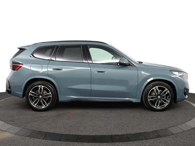 BMW X1 sDrive18i 2022 Benzine 10