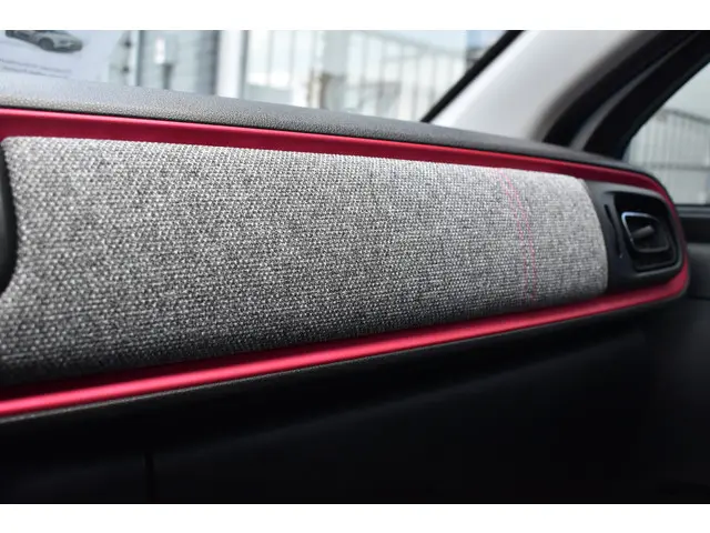 Citroën C3 PureTech 82 ELLE 2018 Benzine 19