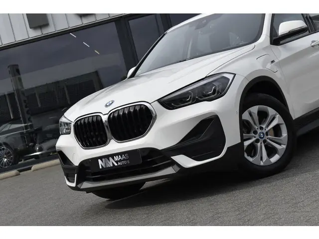 BMW X1 xDrive25e 2022 Hybride Benzine 2