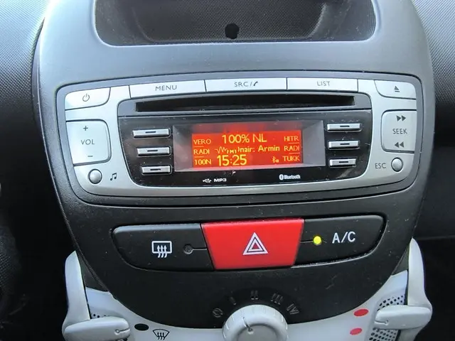 Peugeot 107 1.0 Envy 2013 Benzine 16