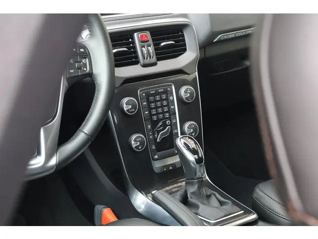 Volvo V40 Cross Country 1.5 T3 Polar+ Luxury 2020 Benzine 28