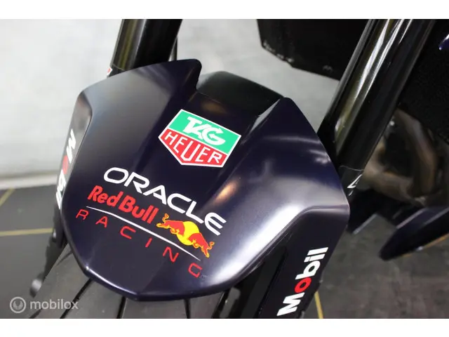 KTM 890 Duke R ABS Red Bull Verstappen 2022 Benzine 8