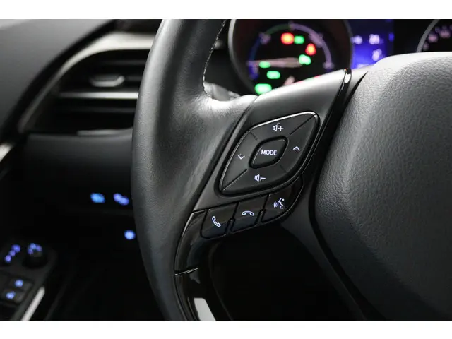 Toyota C-HR 1.8 Hybrid Bi-Tone 2018 Hybride Benzine 19