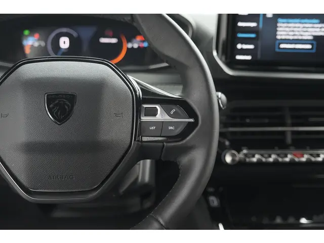 Peugeot 2008 PureTech 100 Allure 2024 Benzine 34
