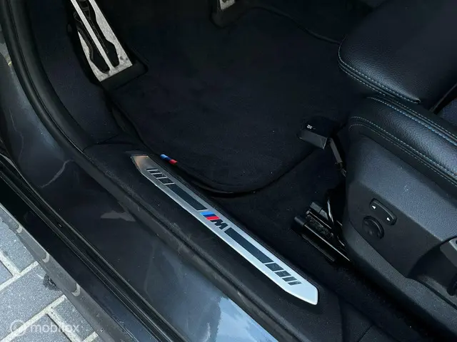 BMW 1 Serie 118i M Pack Sport NAV LED LEER 2021 Benzine 23