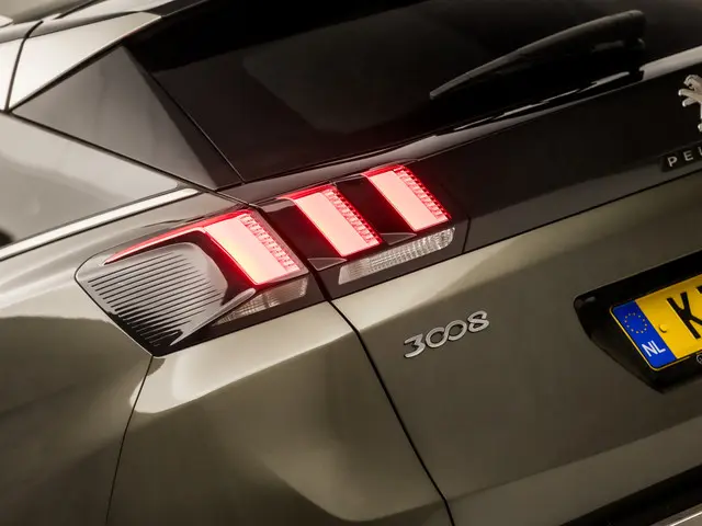 Peugeot 3008 1.2 PureTech GT Line 2016 Benzine 27